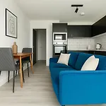 Luxury High-Rise Apartment With Stunning City Views In Acton